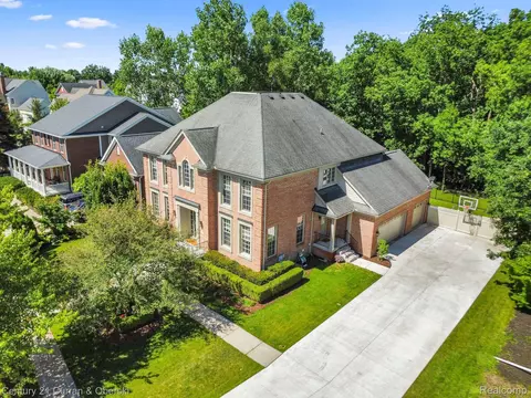 49423 Taft Ln, Canton, MI 48188