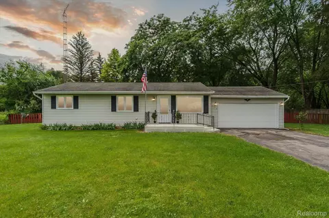 4078 Leith St, Burton, MI 48509