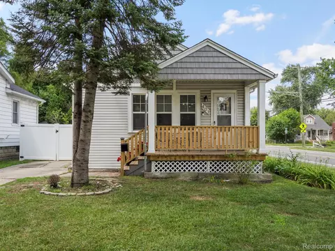 401 Vester St, Ferndale, MI 48220