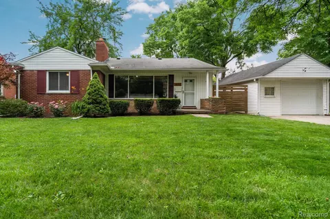 4312 N Verona Cir, Royal Oak, MI 48073