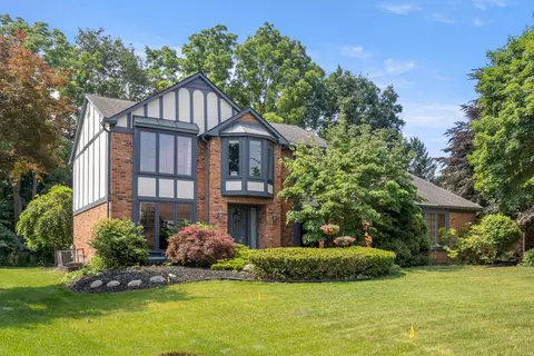 37677 E Meadowhill Dr, Northville, MI 48167