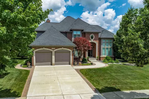 24384 Thatcher Dr, Novi, MI 48375