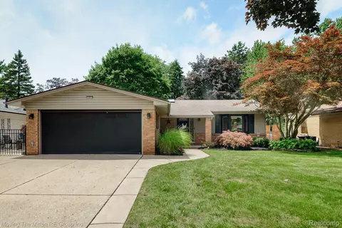 15207 Adams, Livonia, MI 48154