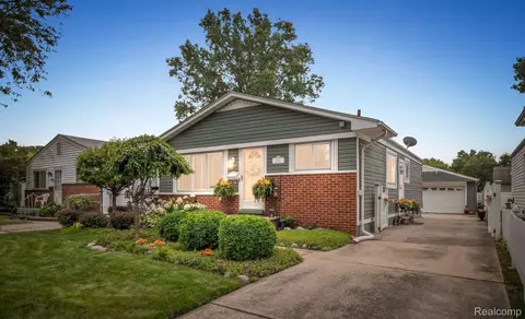 28927 Eton St, Westland, MI 48186