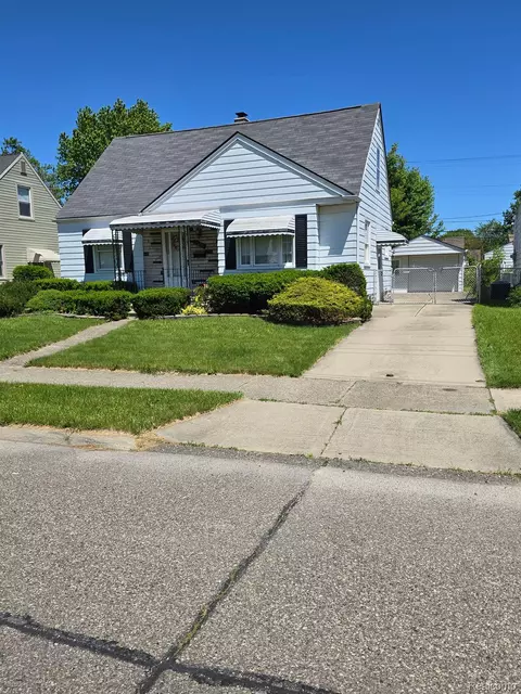 25226 Fortuna St, Roseville, MI 48066