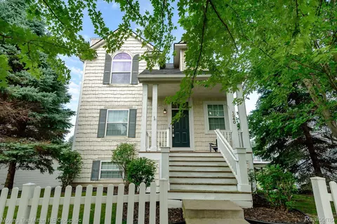 1340 Eisenhower Ln, Milan, MI 48160