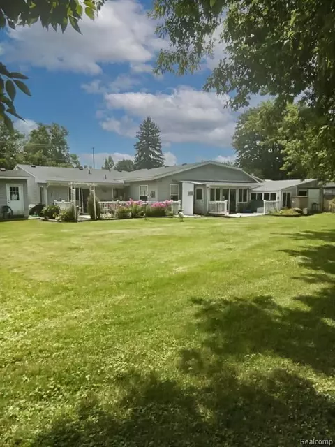 1080 W Stanley Rd, Mount Morris, MI 48458
