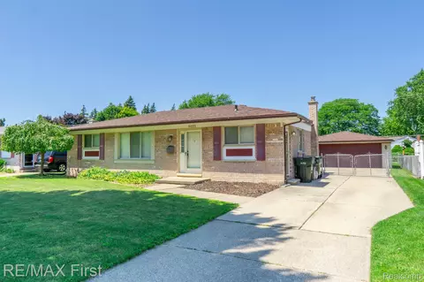 8655 Alwardt Dr, Sterling Heights, MI 48313