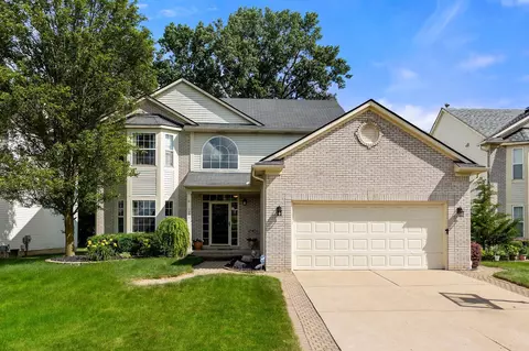 1291 Hartland Dr, Troy, MI 48083