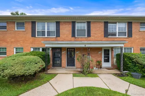 2704 W 13 Mile Rd #12, Royal Oak, MI 48073