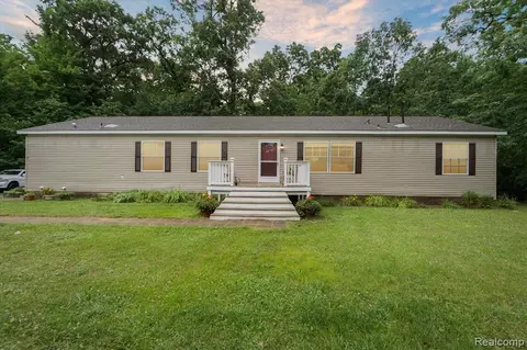 9920 Cambridge Acres Ct, Holly, MI 48442