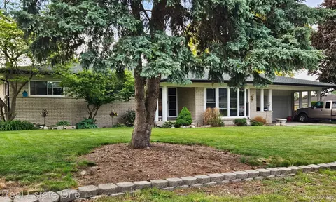 5057 Milky Way, Shelby Township, MI 48316