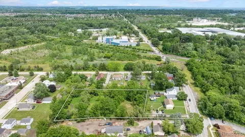 21946 Huron River Dr, Rockwood, MI 48173
