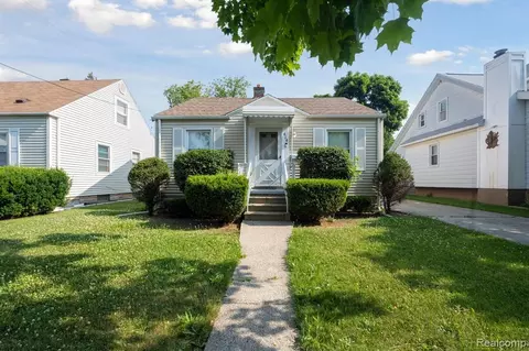 616 Campbell St, Flint, MI 48507