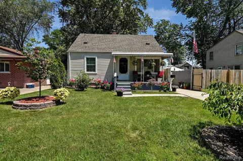 6621 Buck St, Taylor, MI 48180