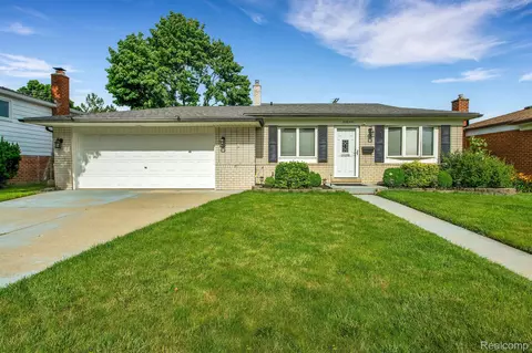 32644 Gloede Dr, Warren, MI 48088