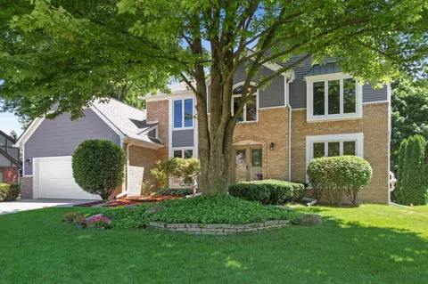1780 Quincy Dr, Rochester Hills, MI 48306