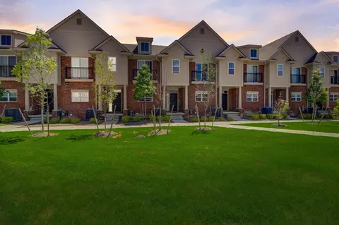 25511 Grandview Ln #27, Novi, MI 48375