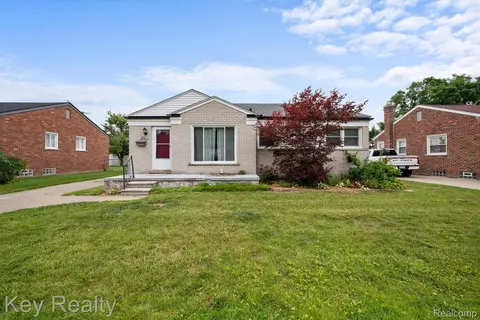 29880 Orangelawn St, Livonia, MI 48150