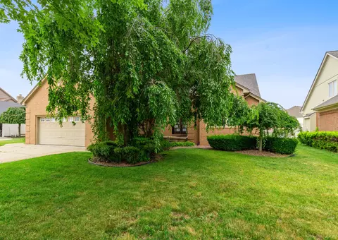 47098 W Wayford Dr, Shelby Township, MI 48315