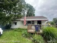 134 N Williams Lake Rd, Waterford, MI 48327