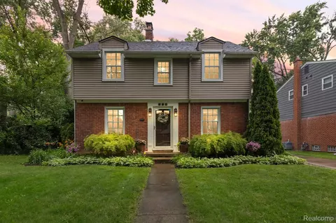 124 Aqua Crt Ct, Royal Oak, MI 48073