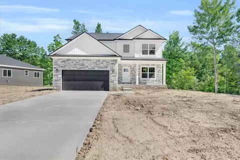 6197 Woodridge Ln, Grand Blanc, MI 48439