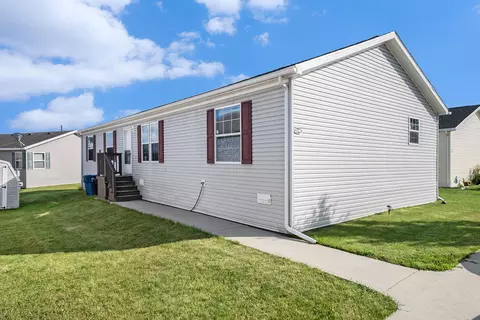 5248 Sheffield Dr, Holly, MI 48442