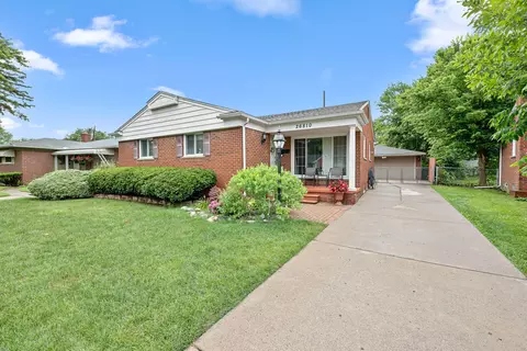 26810 Golfview St, Dearborn Heights, MI 48127