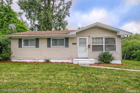 6131 Flowerday Dr, Mount Morris, MI 48458 photo 1