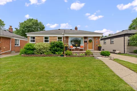 9961 E Clements Cir, Livonia, MI 48150