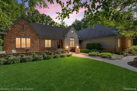 5170 Springdale, Clarkston, MI 48348