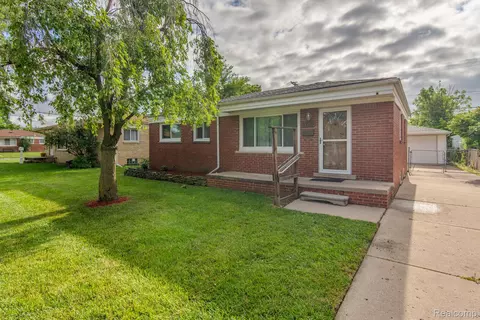 460 Farmington Rd, Garden City, MI 48135
