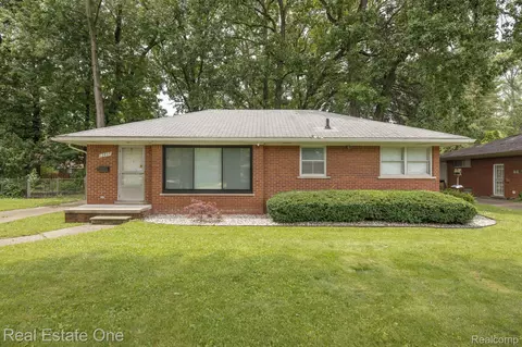 12869 Dixie Ave, Redford, MI 48239