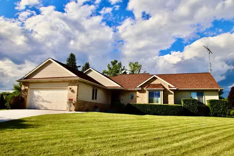 2387 Country Clb, Davison, MI 48423