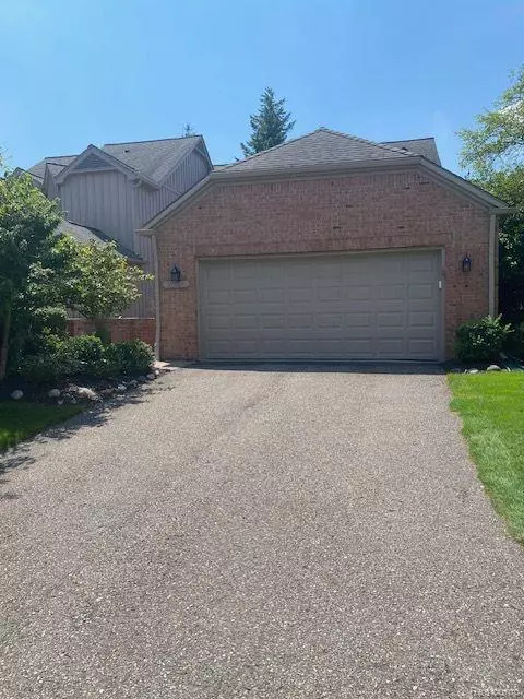 37557 Amber Dr, Farmington Hills, MI 48331