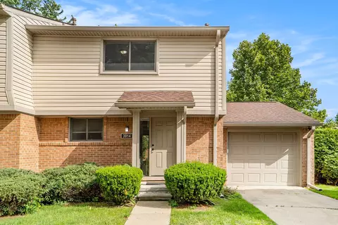3914 Old Creek Rd, Troy, MI 48084