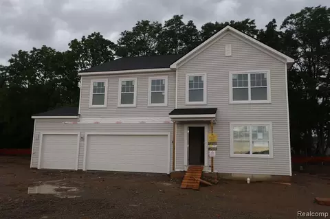 608 Countryside Dr, Chelsea, MI 48118