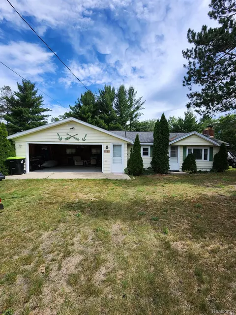 9231 Michigan Ave, Richfield, MI 48656
