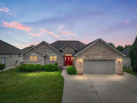 51488 Blue Spruce Dr, Macomb, MI 48042