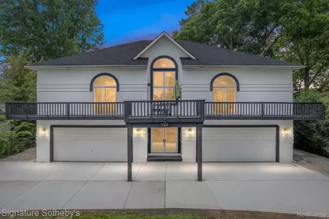 749 Middlesex Rd, Grosse Pointe Park, MI 48230