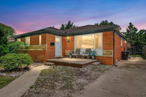 23060 Radclift St, Oak Park, MI 48237