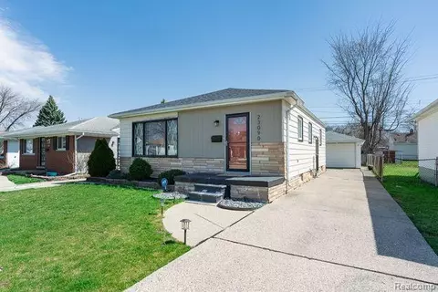 23090 Lambrecht Ave, Eastpointe, MI 48021