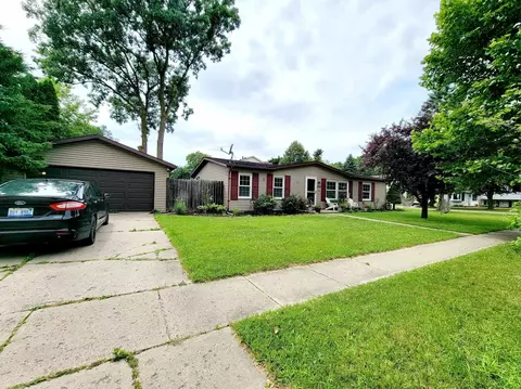 729 Cardinal Crt Ct, Howell, MI 48843