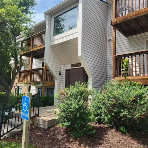30022 W 12 Mile Rd #1, Farmington Hills, MI 48334