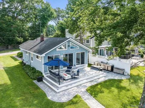 9371 Canal St, Dexter, MI 48169
