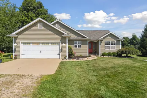 6353 Hunters Creek Rd, Imlay, MI 48444