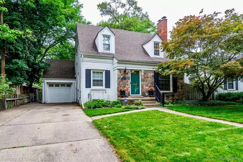 2406 Elmhurst Ave, Royal Oak, MI 48073