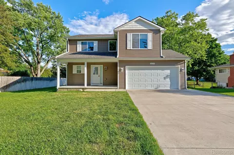 6095 Wilson Dr, Waterford, MI 48329