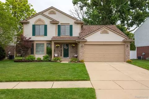 22515 Sylvan Ave, Flat Rock, MI 48134